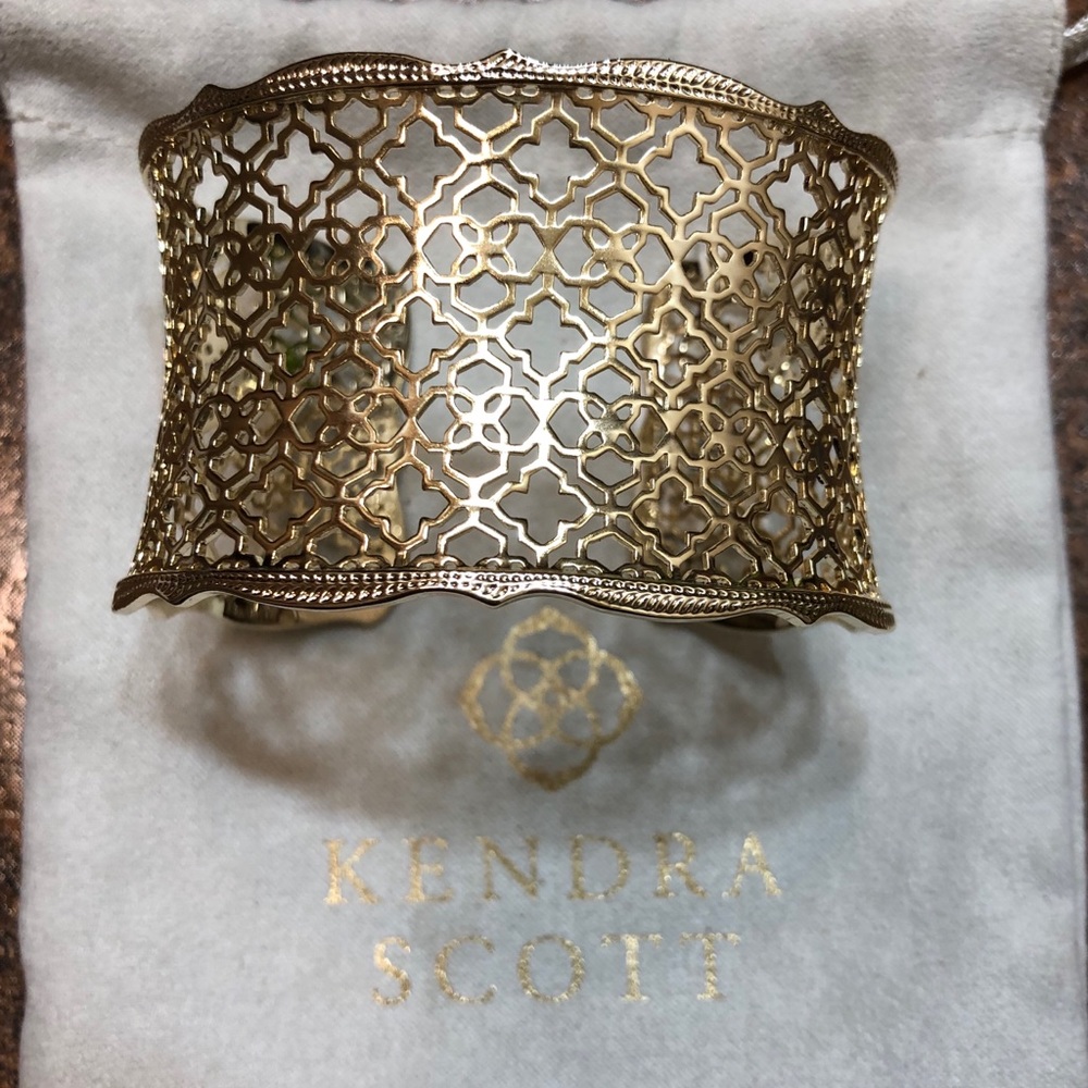Kendra Scott bracelet